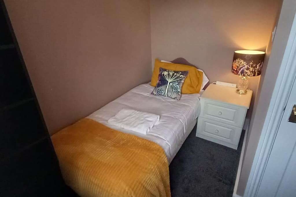 Peaceful Home From Home - Spacious 3 Bedroom House Accommodating 7 - Ideal For Families And Workers Gateshead Zewnętrze zdjęcie